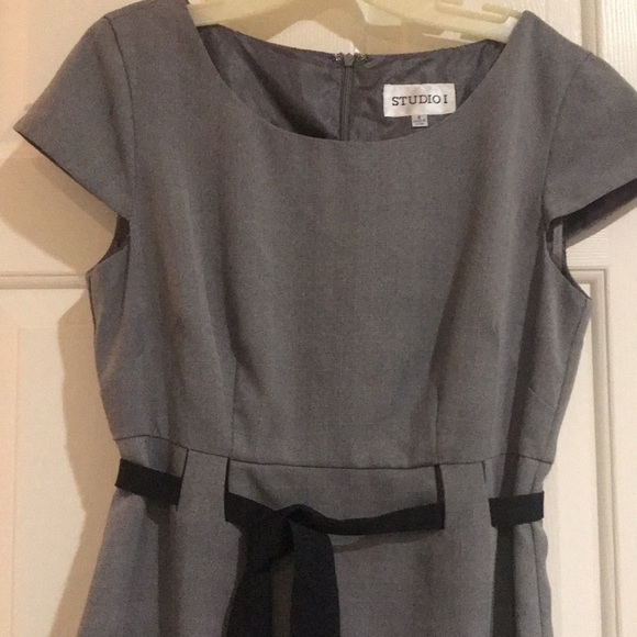 Size 8, below knee career dress - Picture 3 of 5